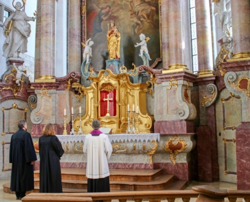 2 Begrüßung Madonna Kreuz _7985 - FOTO HILDEBRAND